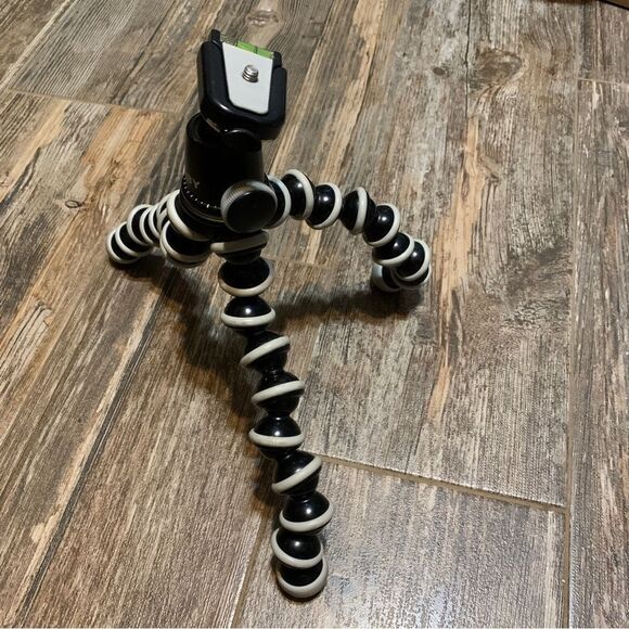 Joby GorillaPod Tripod with Level for Smartphones - Picture 4 of 9